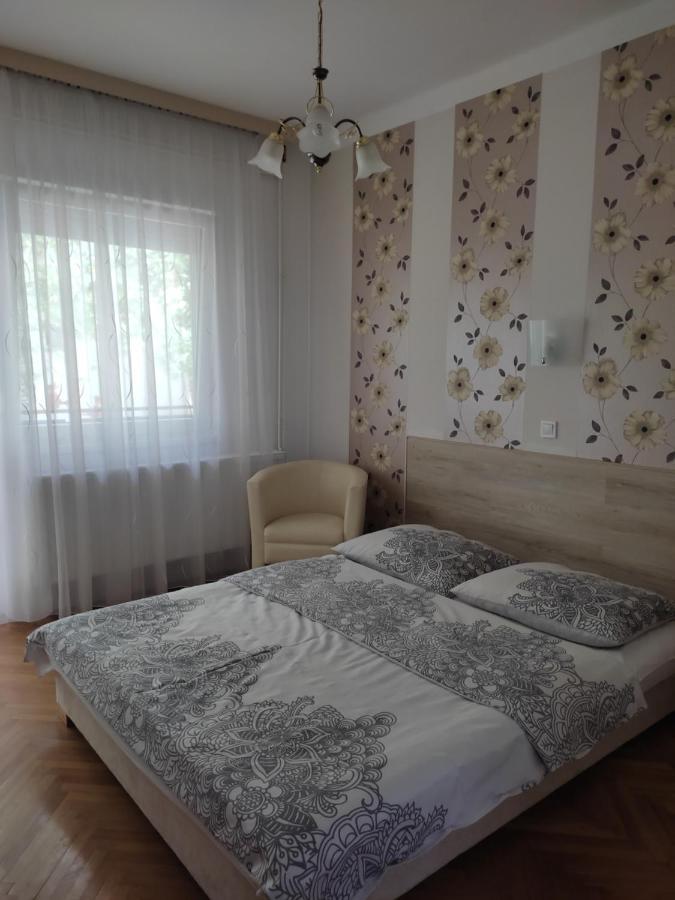 Ildiko Apartman Apartment Hajduszoboszlo Ngoại thất bức ảnh