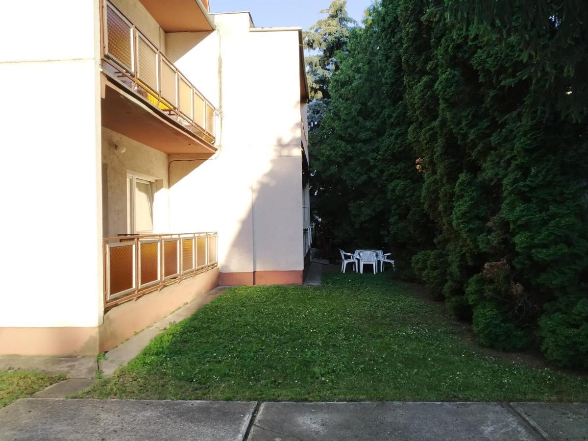 Ildiko Apartman Apartment Hajduszoboszlo Ngoại thất bức ảnh